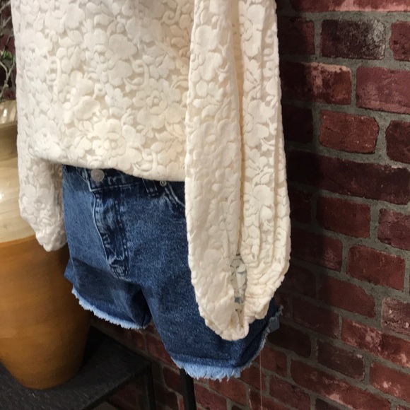 Solid Cozy Lace Balloon Sleeve Size Small & Large - Picture 4 of 15